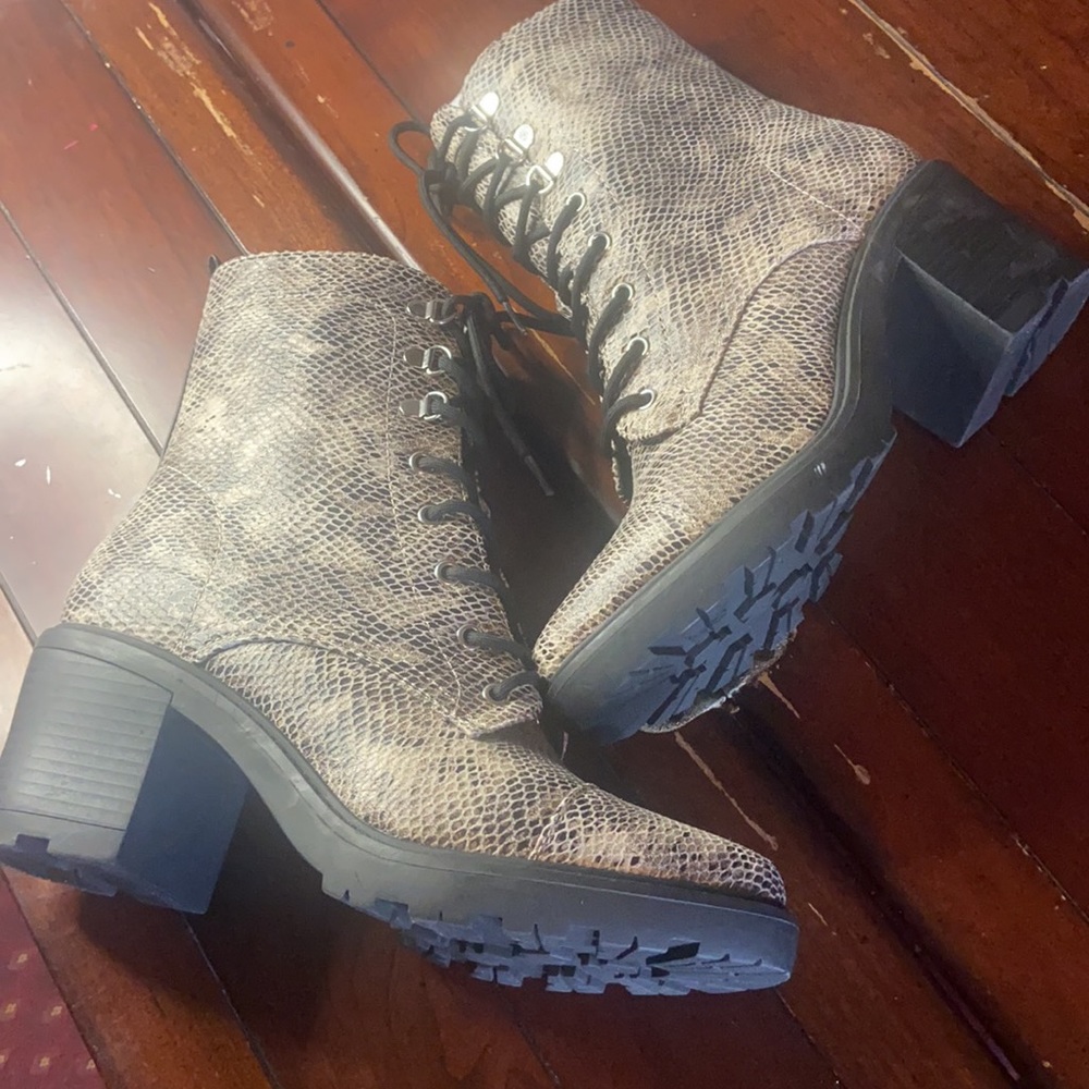 Super Cute Chunky Heeled Python Patterned Bootie! - image 2